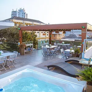 Royal Hotel